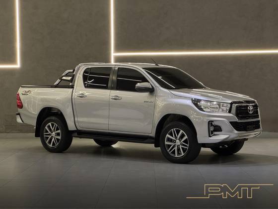 TOYOTA HILUX 2.8 SRV 4X4 CD 16V DIESEL 4P AUTOMÁTICO TOYOTA HILUX 2.8 SRV 4X4 CD 16V DIESEL 4P AUTOMÁTICO